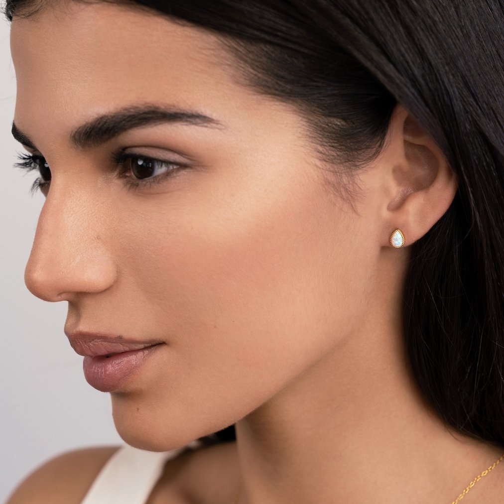 Melina – Arany fülbevaló kis nyílással
